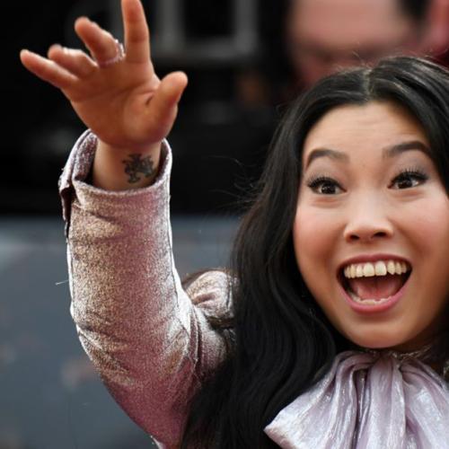 Our Oscar Goes To Awkwafina Whose Purse Doubled As A Flask