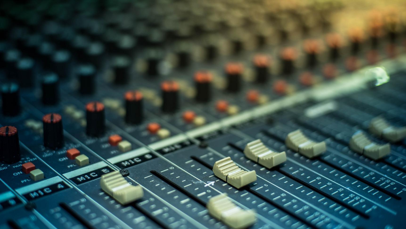 Radio Station Accidentally Plays Same Song For Four Hours