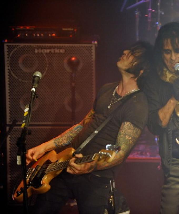 Alice Cooper Paid For His Snakes To Travel In First Class