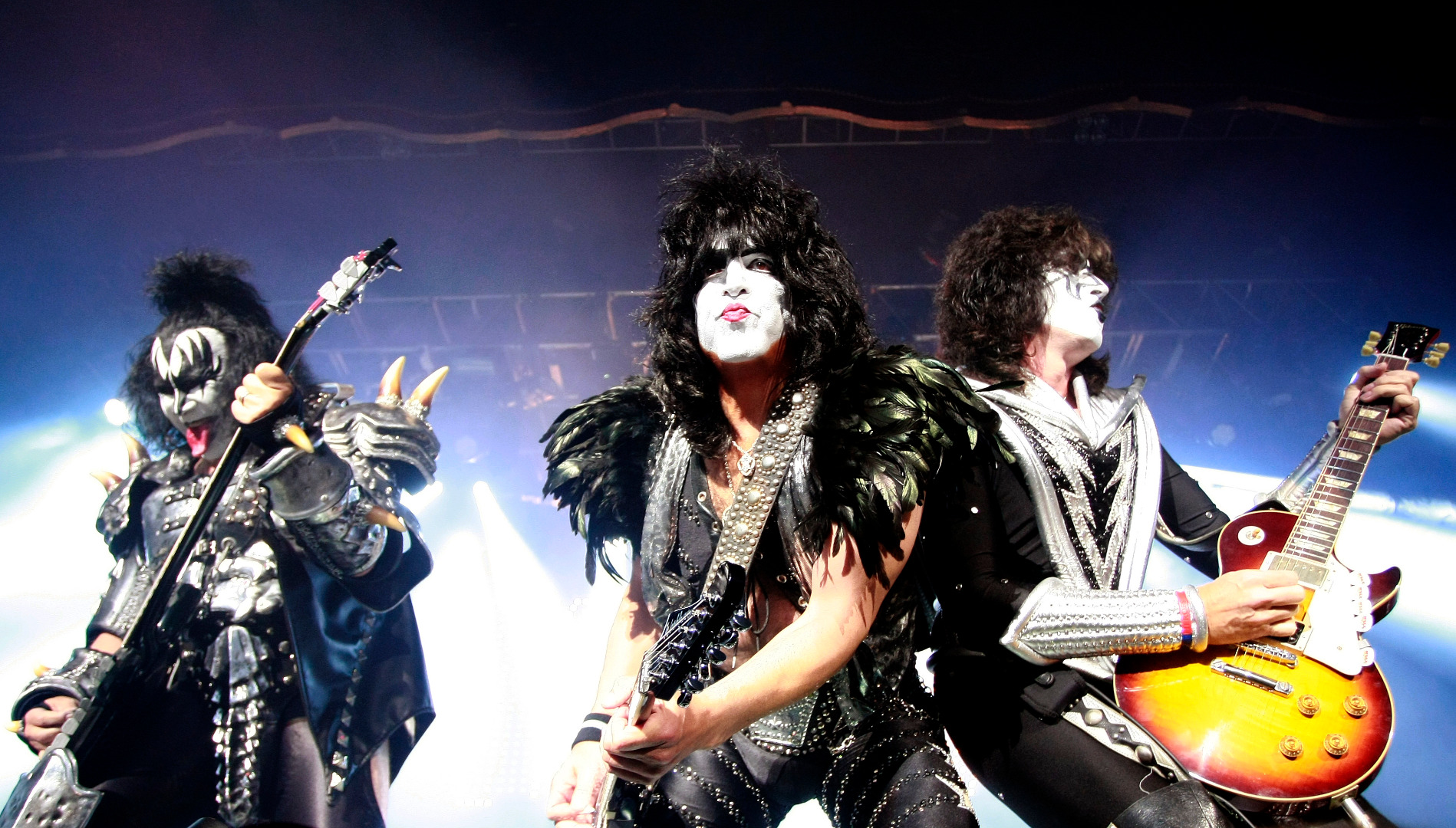 kiss image