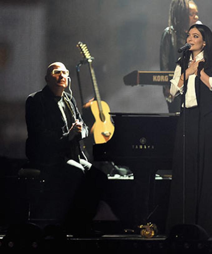 Watch Lorde's Beautiful David Bowie Tribute Performance