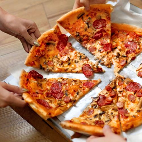 Portable Pizza Pouch Lets You Carry A Slice Wherever You Go