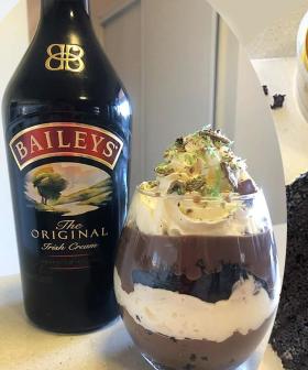 Australia Is Going Nuts For This Baileys PARFAIT Out Of A Woolies Mudcake!