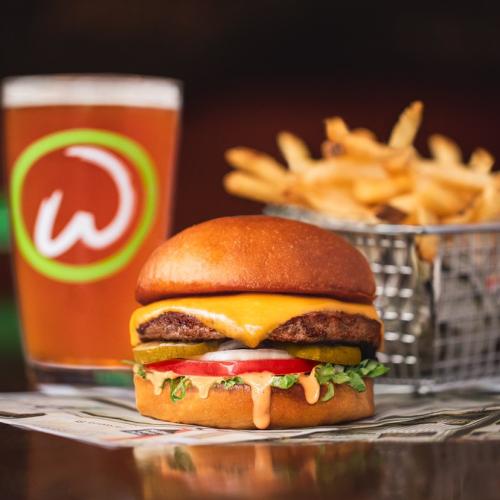 Mark Wahlburg Is Opening His Burger Chain 'Wahlburgers' In Melbourne In Coming Months!