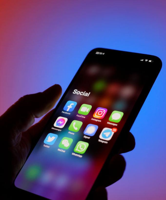 Melbourne Dad Taking On Apple After His Iphone Explodes In His Pocket Melbourne Dad Taking On Apple After His Iphone Explodes In His Pocket