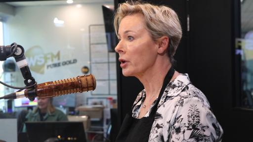 Amanda Keller Cooks Her Mum's Tuna Bake!
