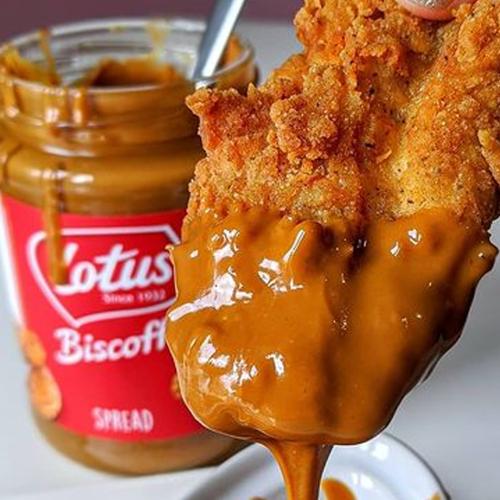 This Biscoff Trend Is Getting Out-Of-Hand We Just Found Out That Biscoff Fried Chicken Exists!