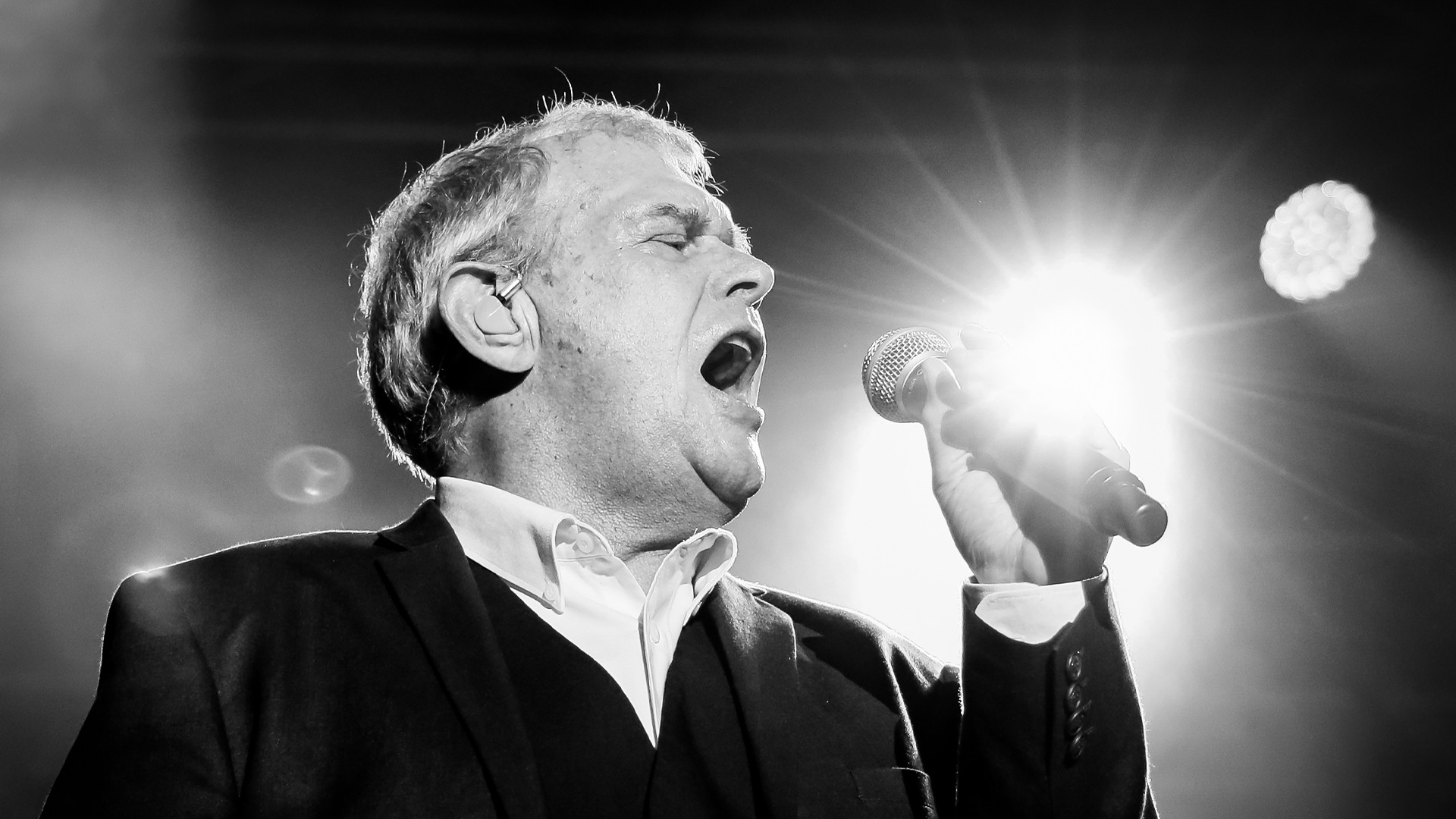 John Farnham Undergoing Cancer Surgery