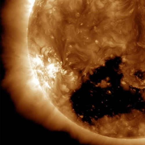 The Sun Has Developed A Hole 20 Times Bigger Than The Earth And It Could Affect Your Phone!