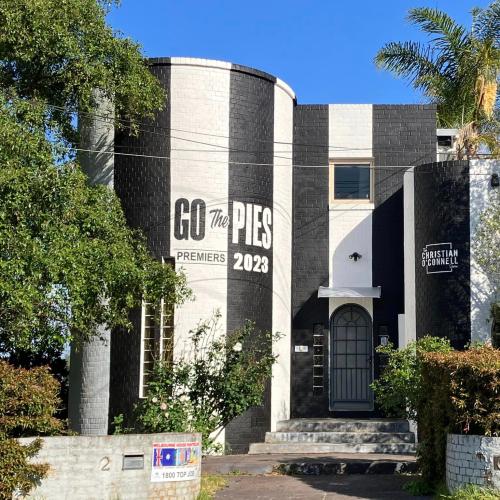 Show Us Your Colours: AFL Fans' Stunning House Paintings