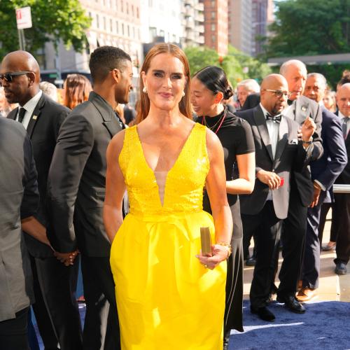 Brooke Shields Rocks Crocs At The Tony Awards