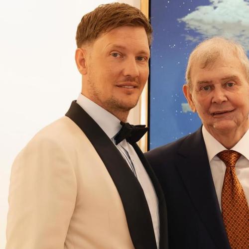 “Getting better every day” Robert Farnham Provides Update On Father John Farnham